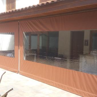 Cortinas Rolon para Área Externa de Bares, Restaurantes e Residencias.