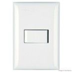 Conjunto montado de interruptor 4x2 simples com placa branco Thesi Bticino