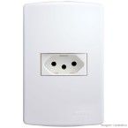 Conjunto montado de tomada 10A com placa branca Siena Alumbra