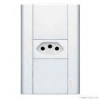 Conjunto montado de tomada 20A 250V com placa Modulare Fame