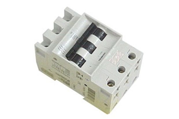 Disjuntor Din Curva C 20a Tripolar Ref. 5sx1 320-7