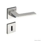 Fechadura interna de aço zamac Sara com roseta cromada acetinada Pado