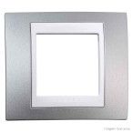 Placa 2x2 Única Prime Premium 2 postos plata mate com moldura blanco Schneider