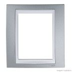 Placa 4x4 Única Prime 6 postos plata mate com moldura blanco Schneider